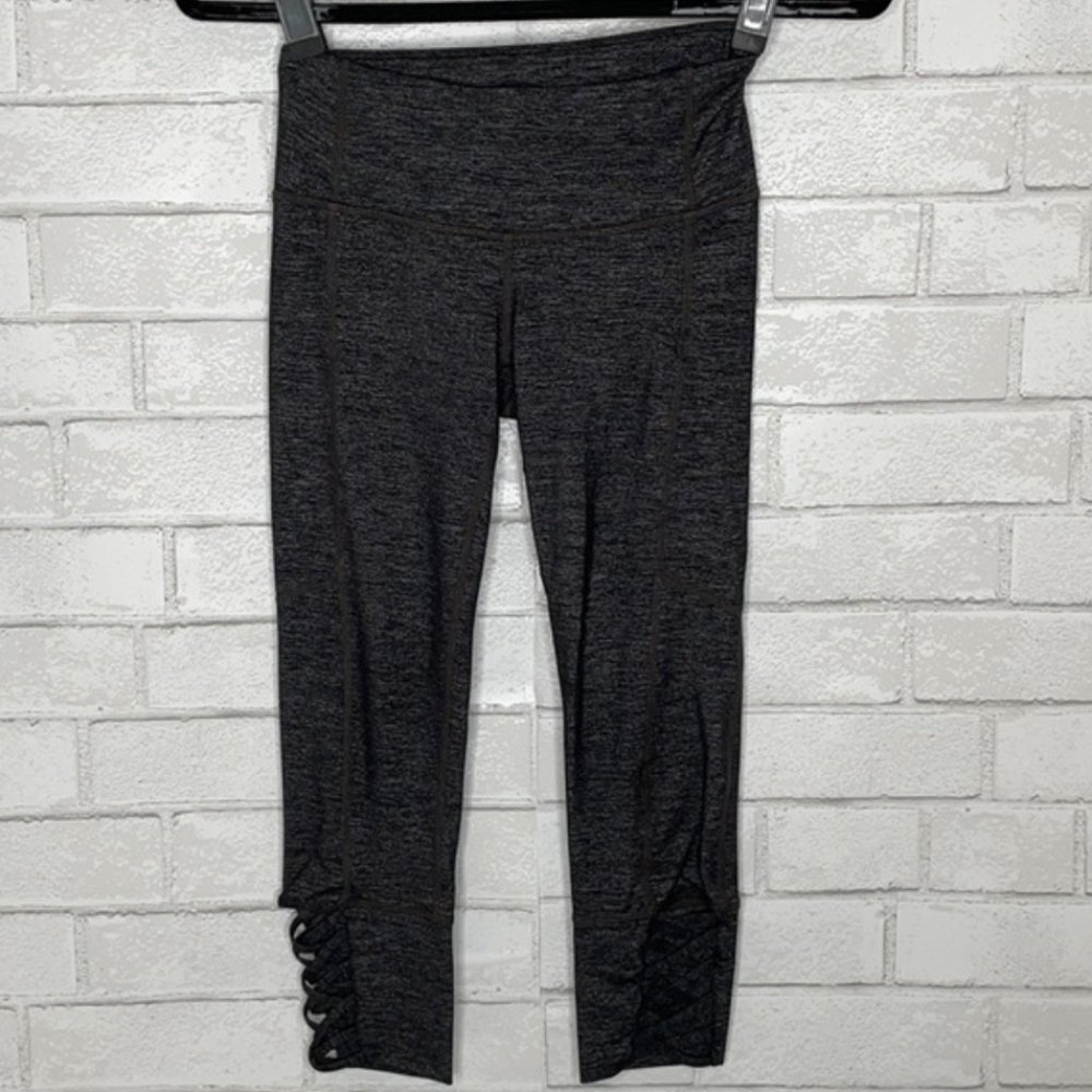 Athleta Criss Cross Heathered Grey Capri Legging - Picture 2 of 12